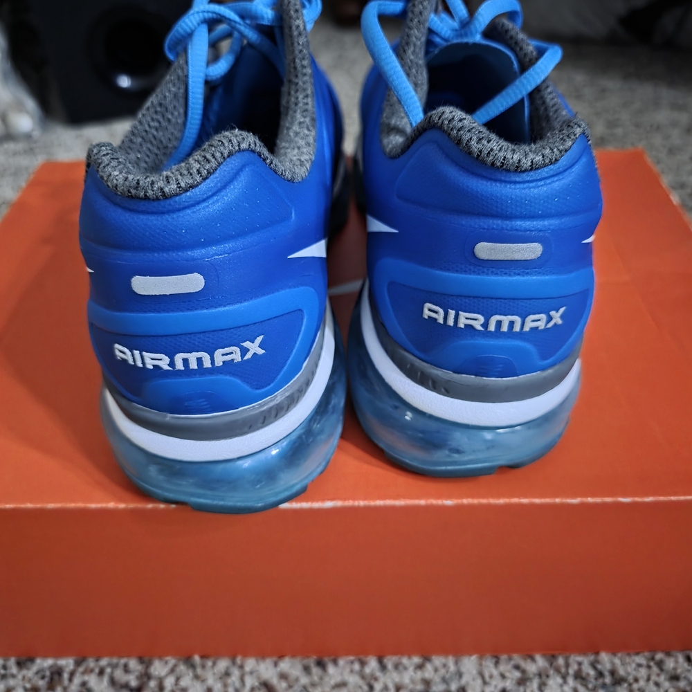 Nike Women's Blue Running Shoes - Picture 2 of 4